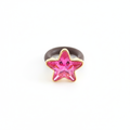 Anillo estrella rosa fondo blanco puro