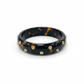 Brazalete carey fondo blanco puro
