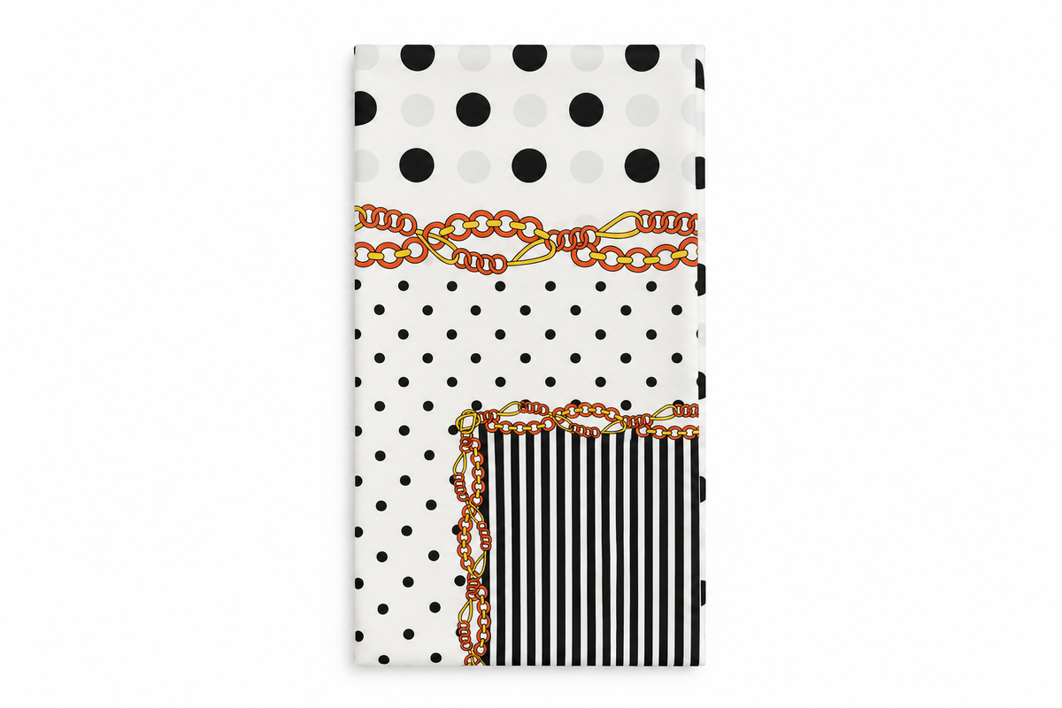 Flat lay pañuelo blanco lunares y rayas